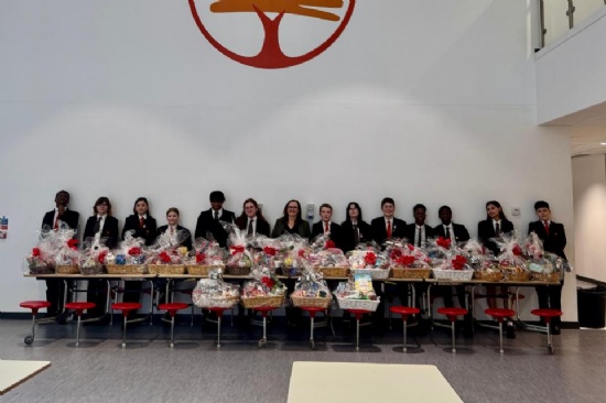 Oak Academy students donate festive hampers to foodbank